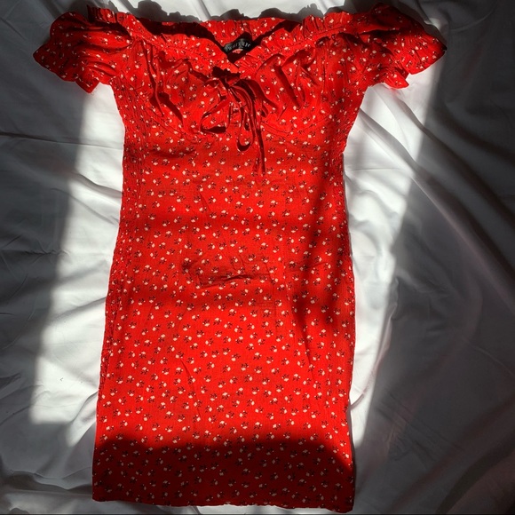 *SOLD ON DEPOP* red floral off the shoulder dress - Picture 5 of 9